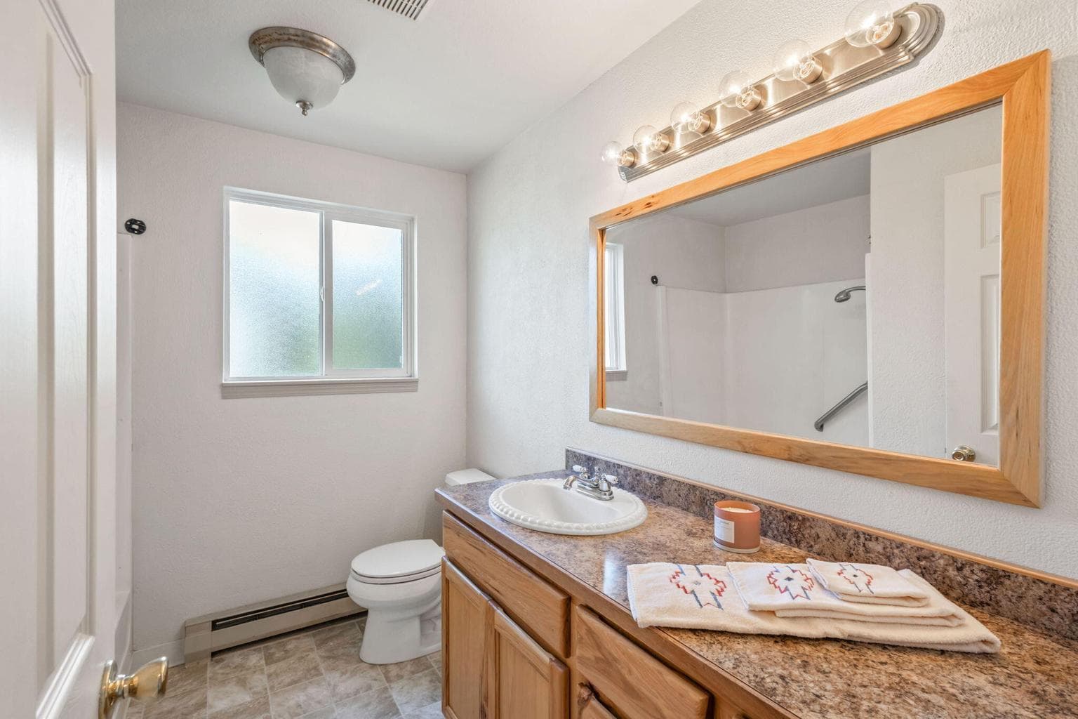 Photo of 1552 NE Alabama Way 19 of 34