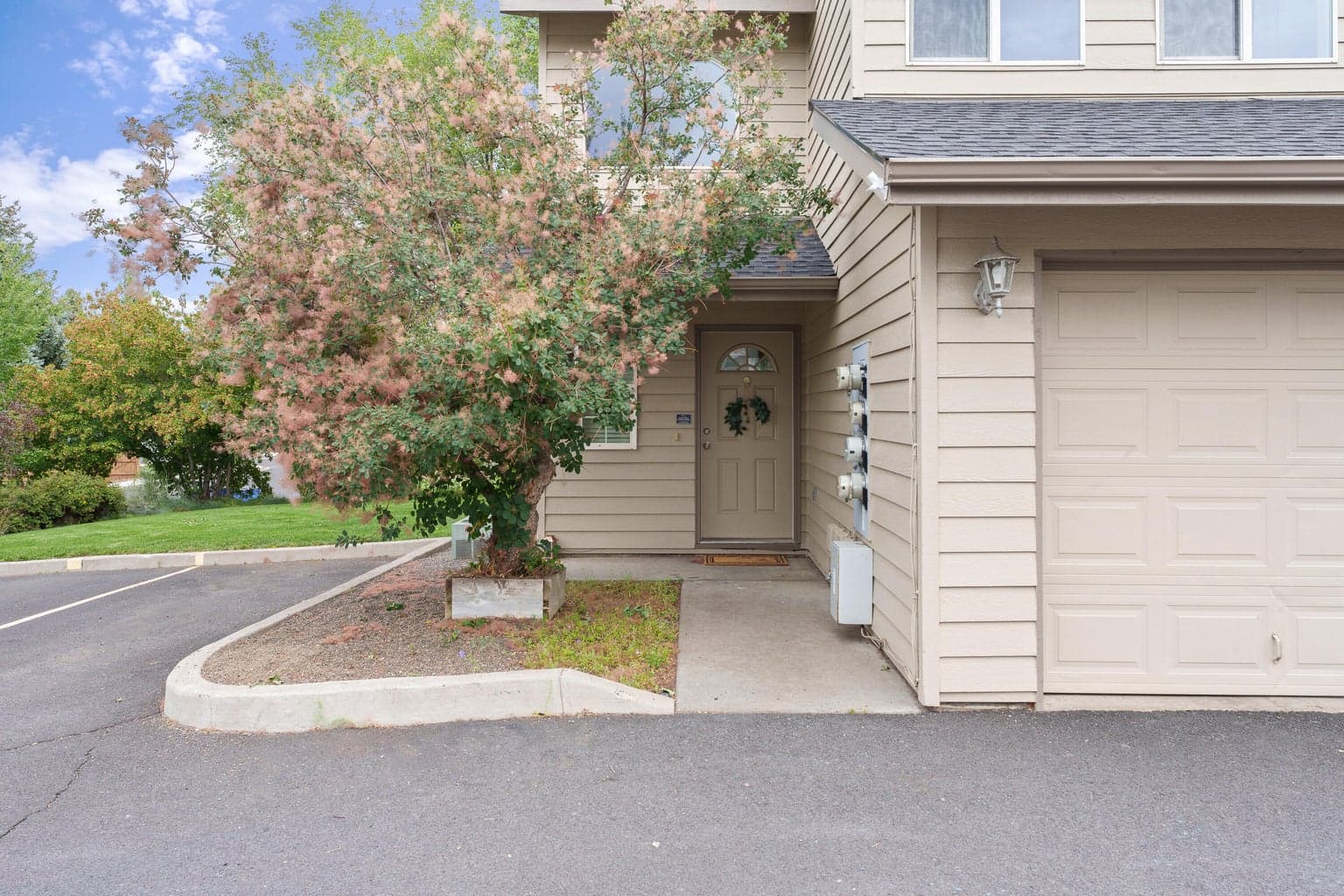 Photo of 2210 Holliday 4 of 25