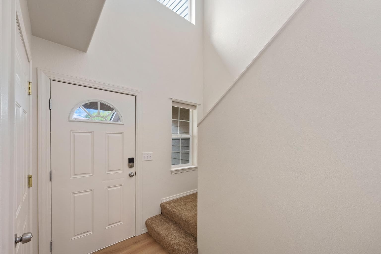 Photo of 2210 NE Holliday Avenue 7 of 25