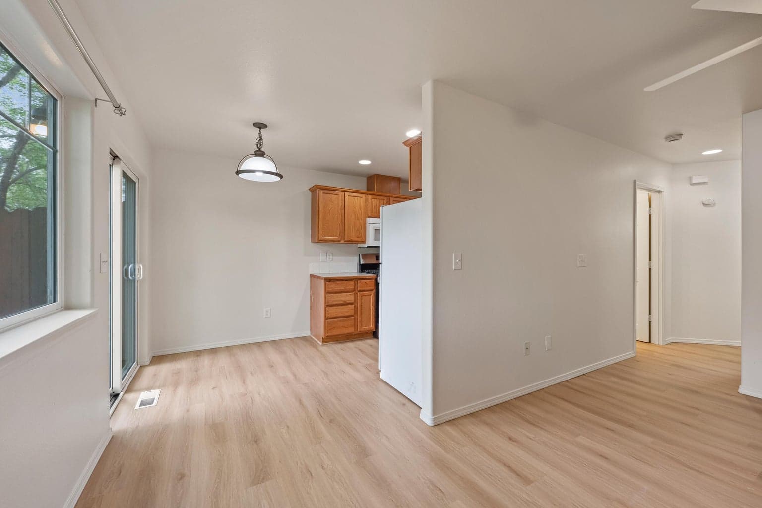Photo of 2210 NE Holliday Avenue 11 of 25