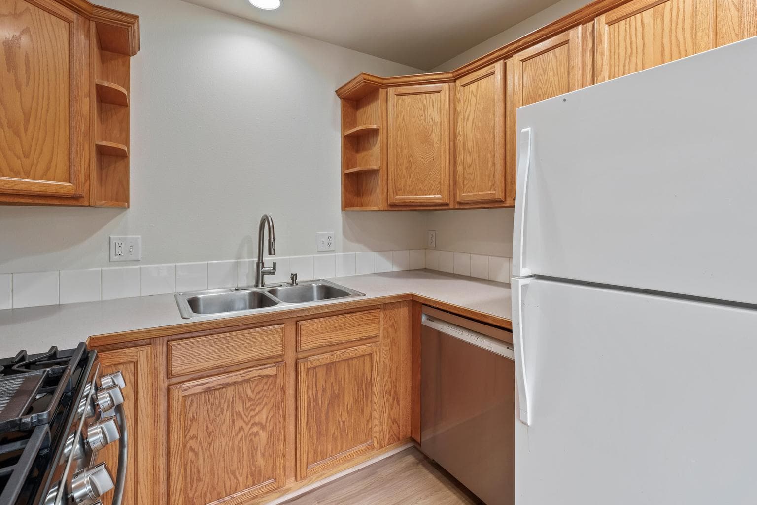 Photo of 2210 NE Holliday Avenue 14 of 25