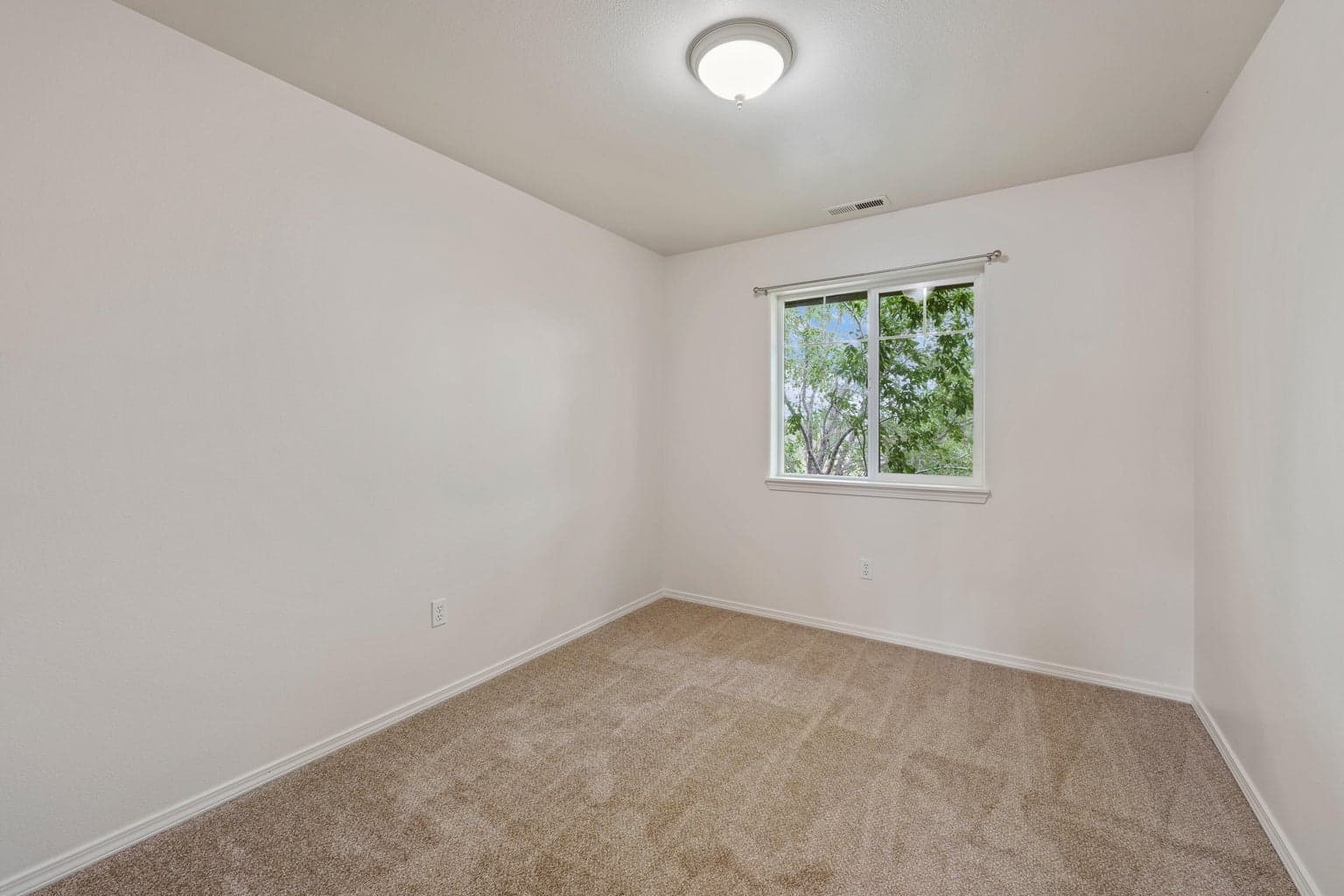 Photo of 2210 NE Holliday Avenue 20 of 25