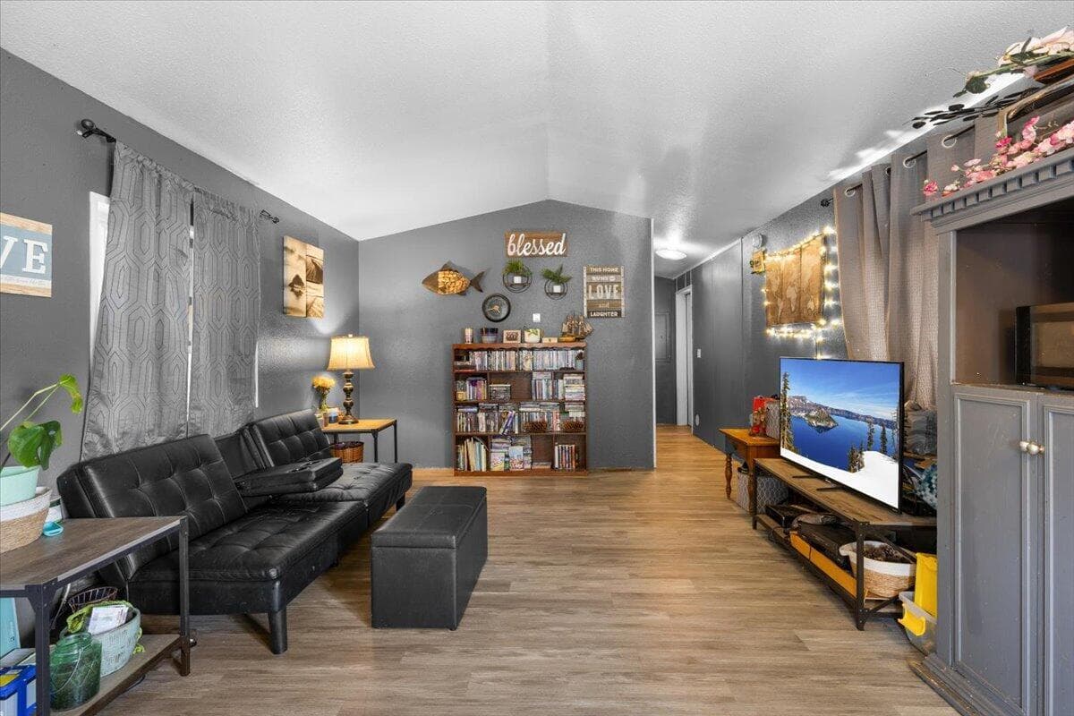 Photo of 11427 Blackwell 2 of 14