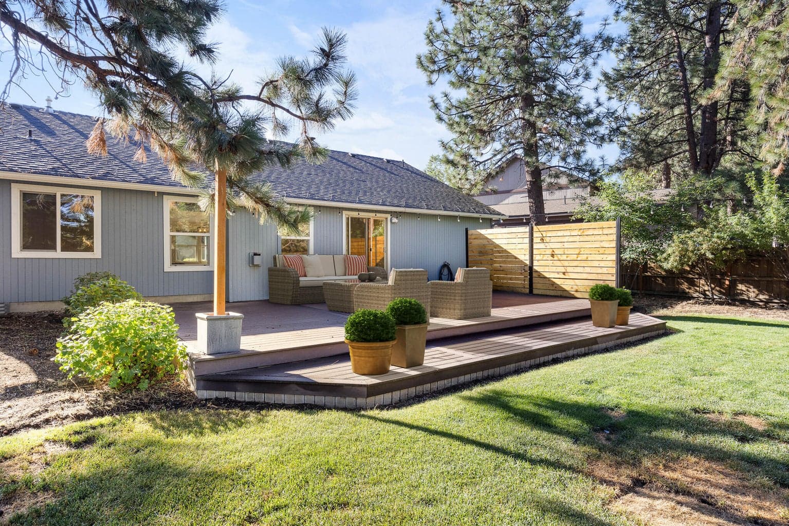 720 sq ft Maintenance free deck
