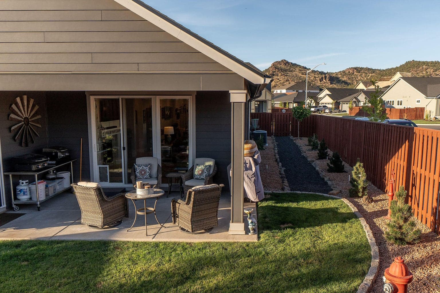Wide side yard