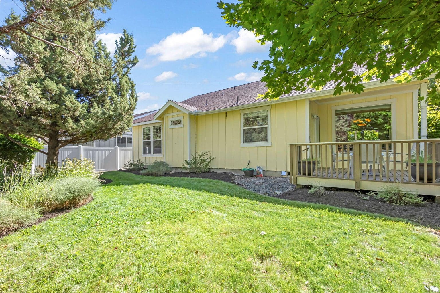 Photo of 2545 NE Robinson Street 29 of 31