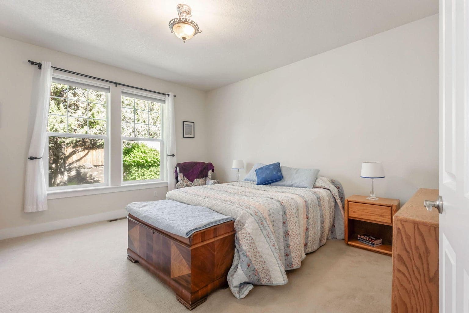 Photo of 2545 NE Robinson Street 16 of 31