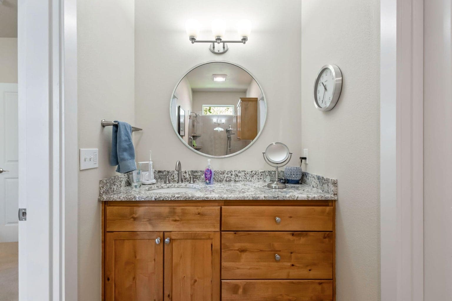Photo of 2545 NE Robinson Street 18 of 31