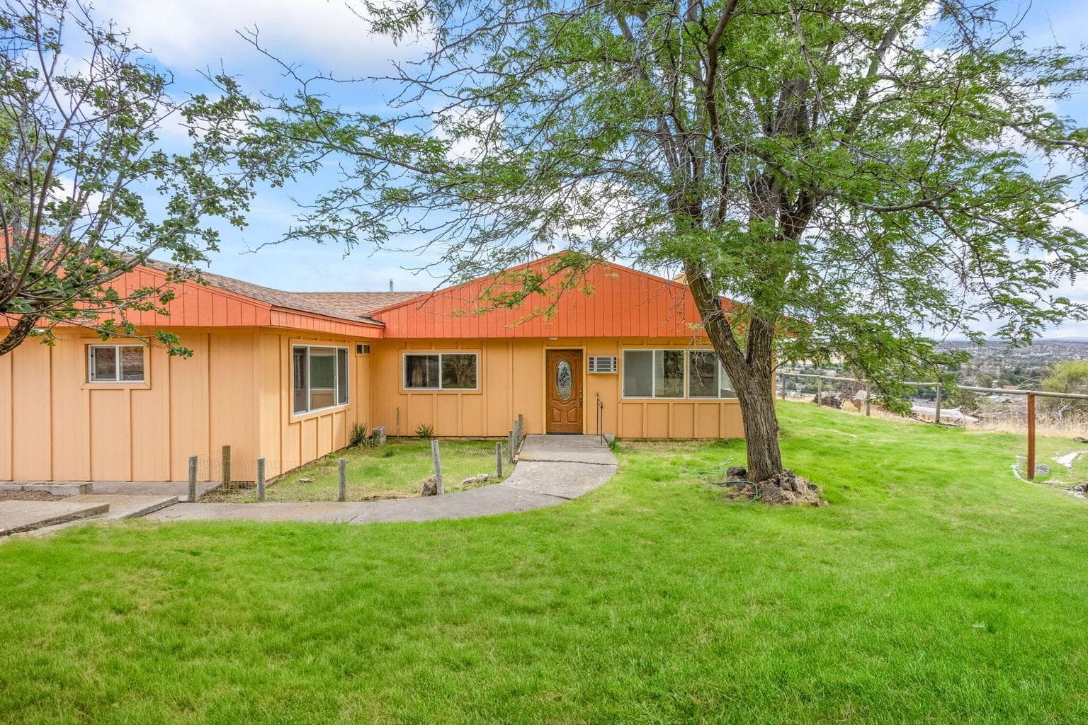 825 3rd, Madras, 97741