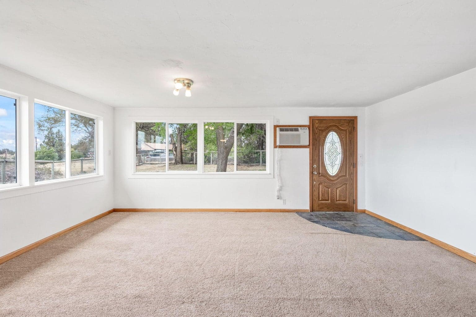 Photo of 825 3rd 3 of 36