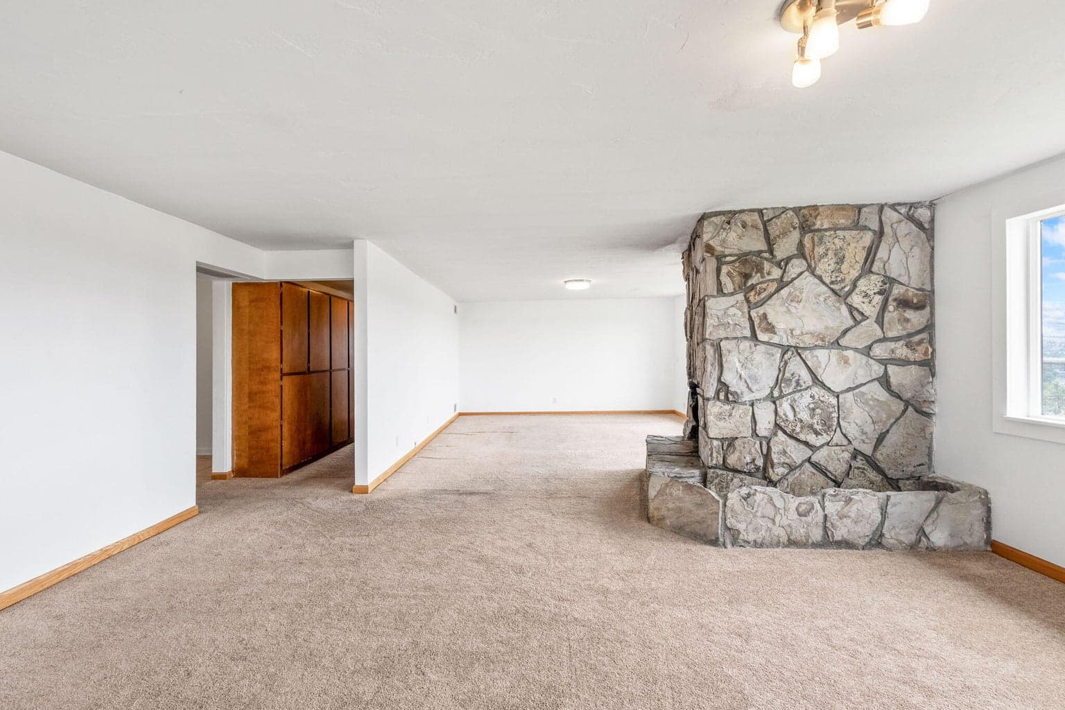 Photo of 825 3rd 4 of 36