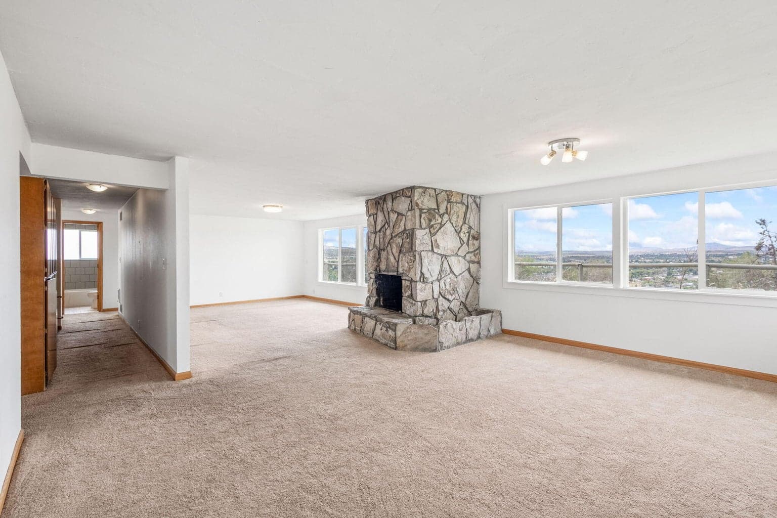 Photo of 825 3rd 5 of 36
