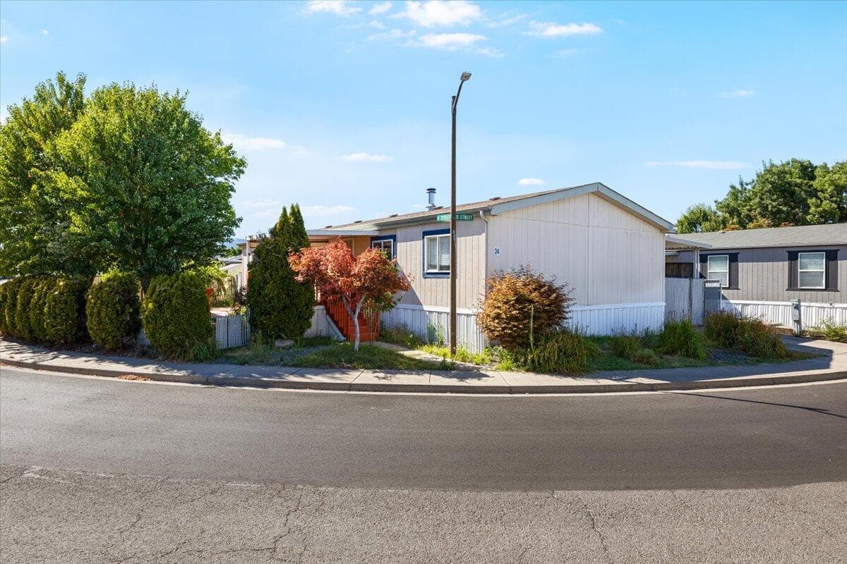 2552 Thorn Oak