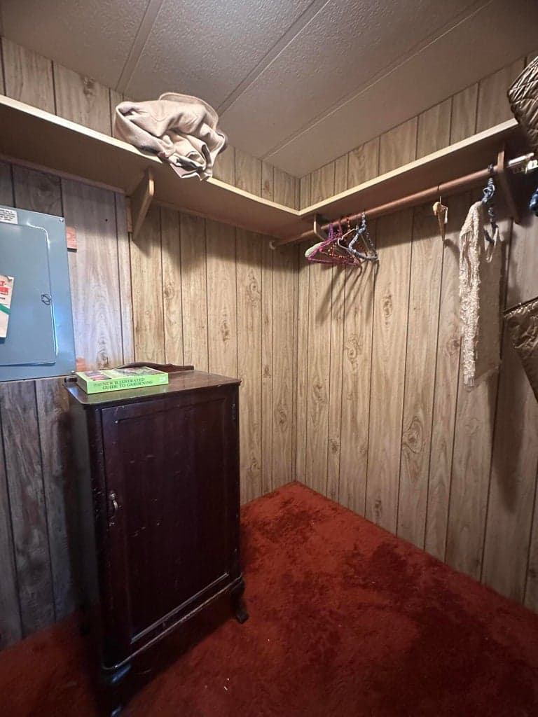 Primary walk in closet