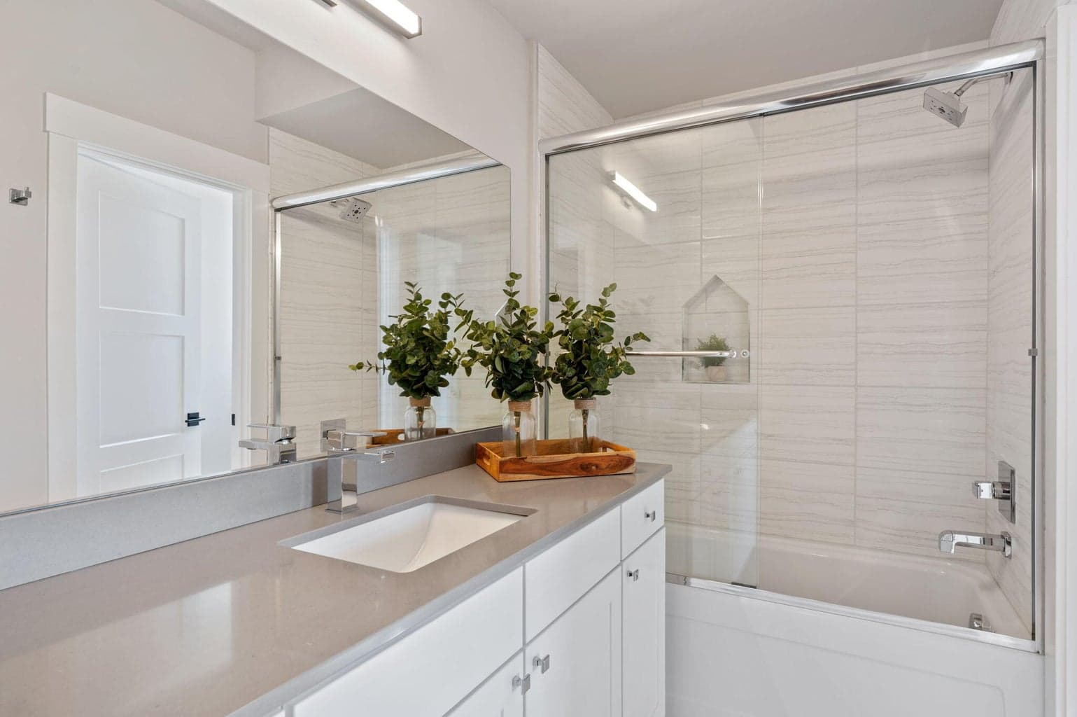 Photo of 20536 NE Empire Avenue 23 of 39
