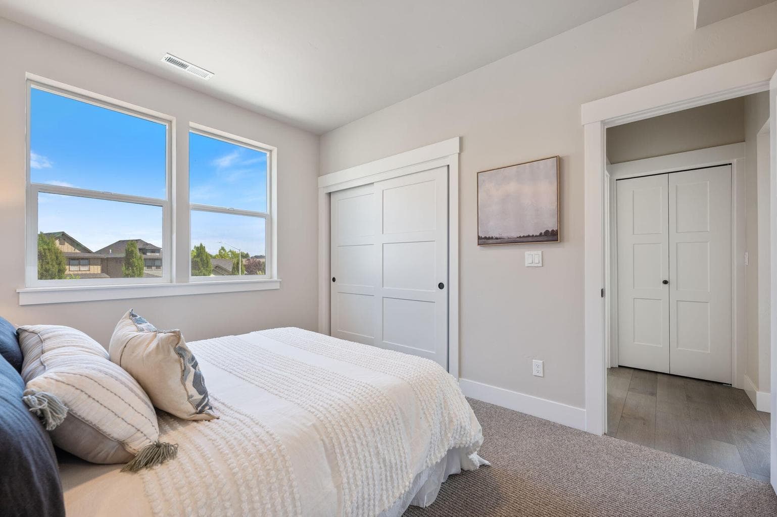 Photo of 20536 NE Empire Avenue 25 of 39