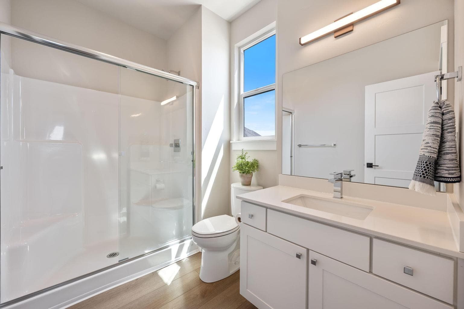 Photo of 20536 NE Empire Avenue 27 of 39