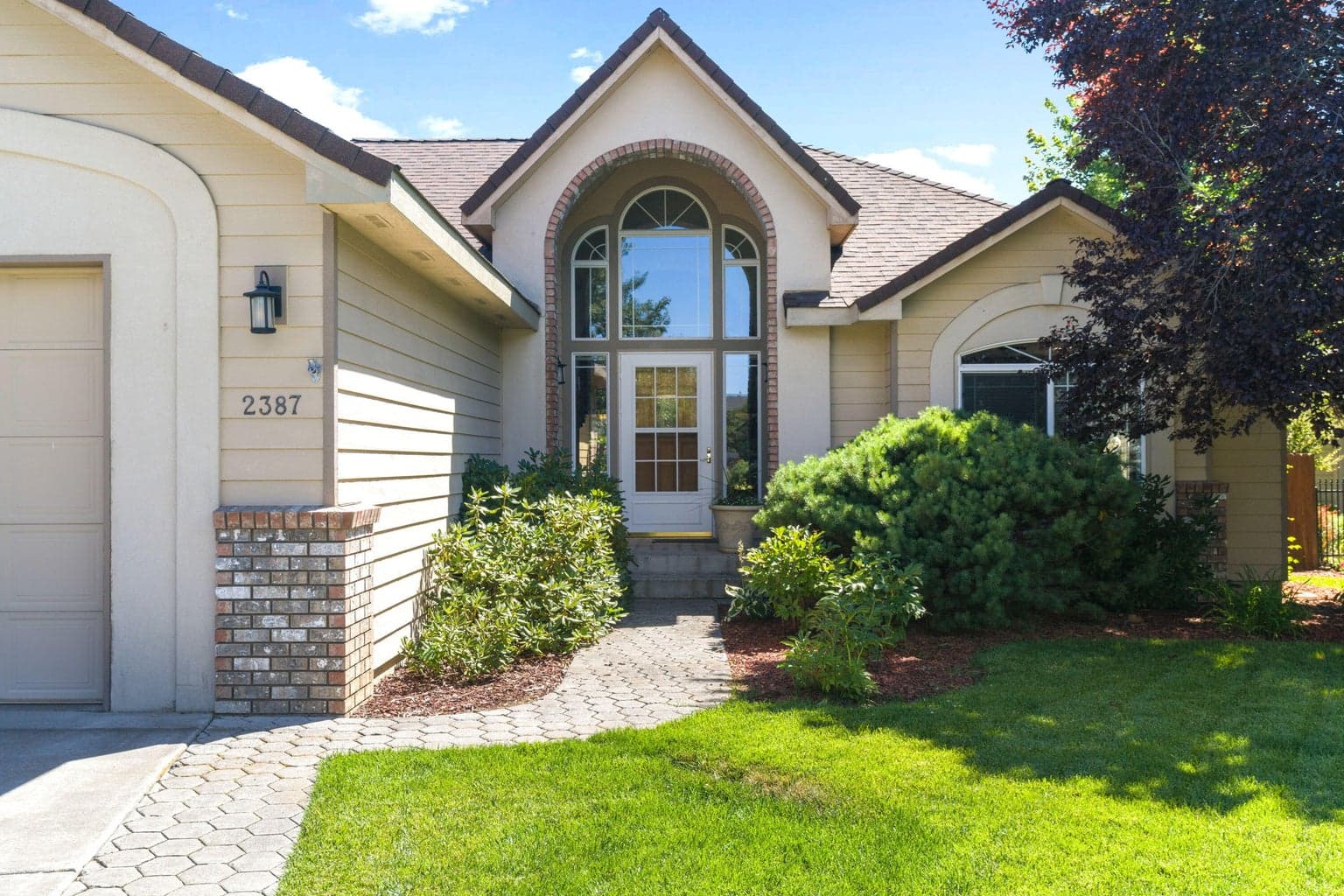 Photo of 2387 Lakeridge 1 of 38