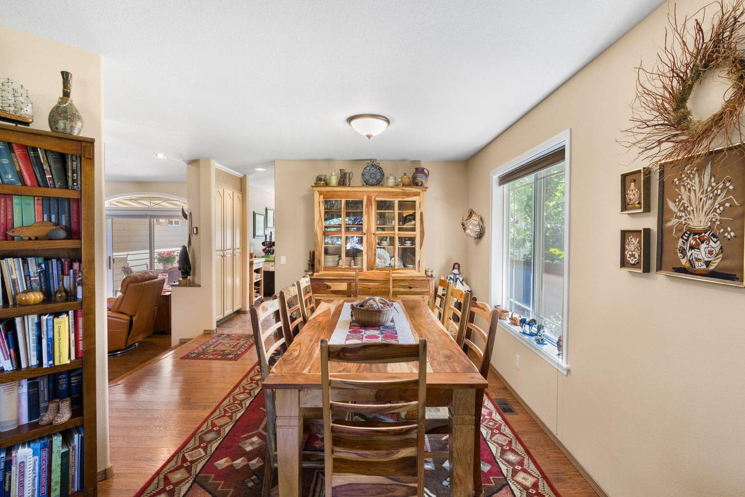 Photo of 2387 NE Lakeridge Drive 13 of 38