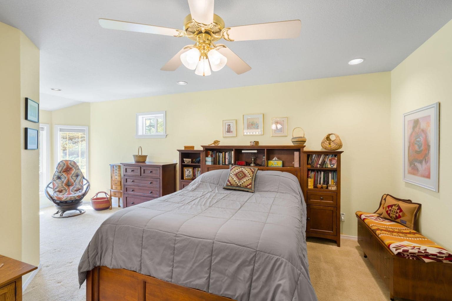 Photo of 2387 NE Lakeridge Drive 20 of 38