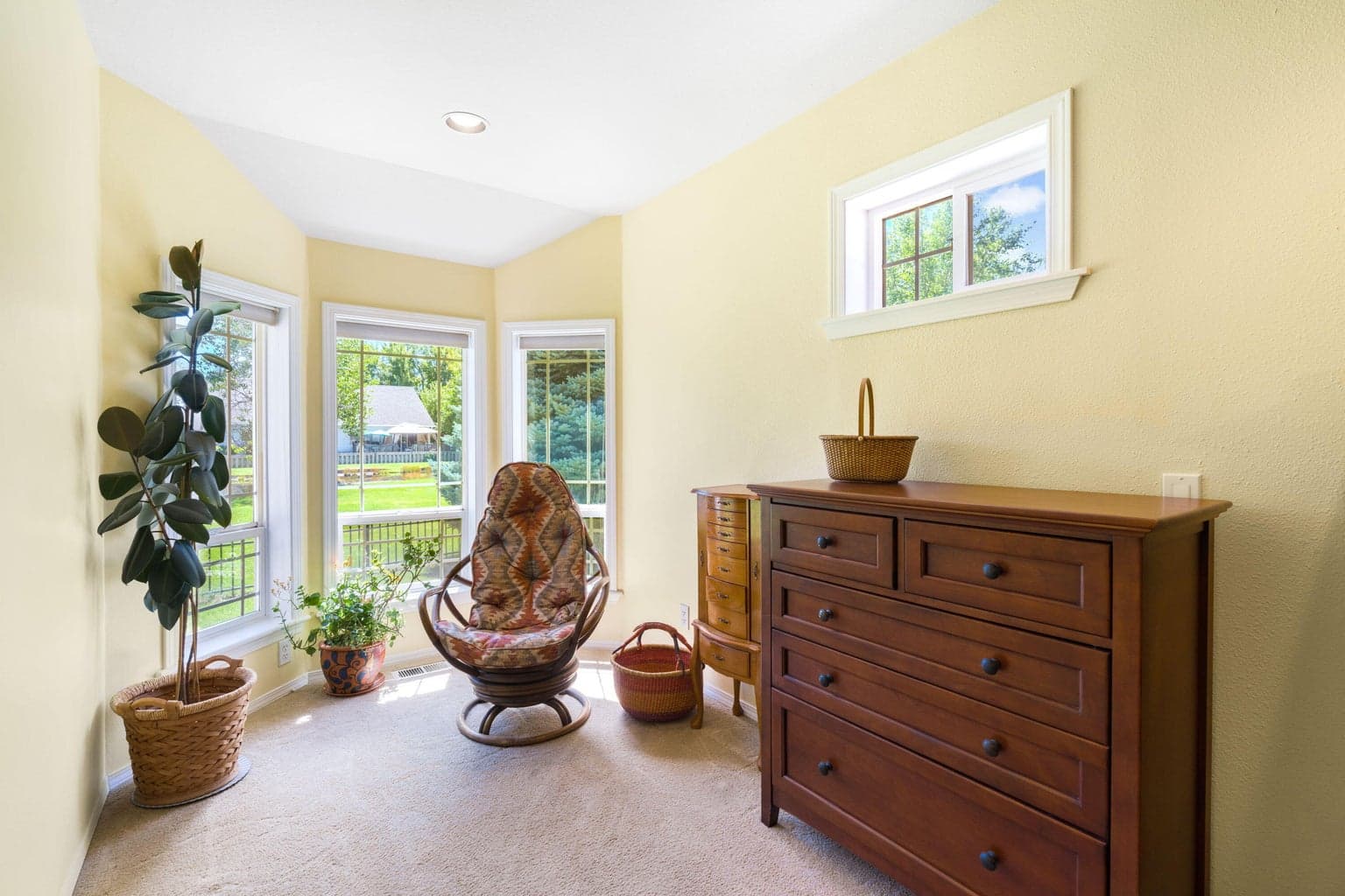 Photo of 2387 NE Lakeridge Drive 22 of 38