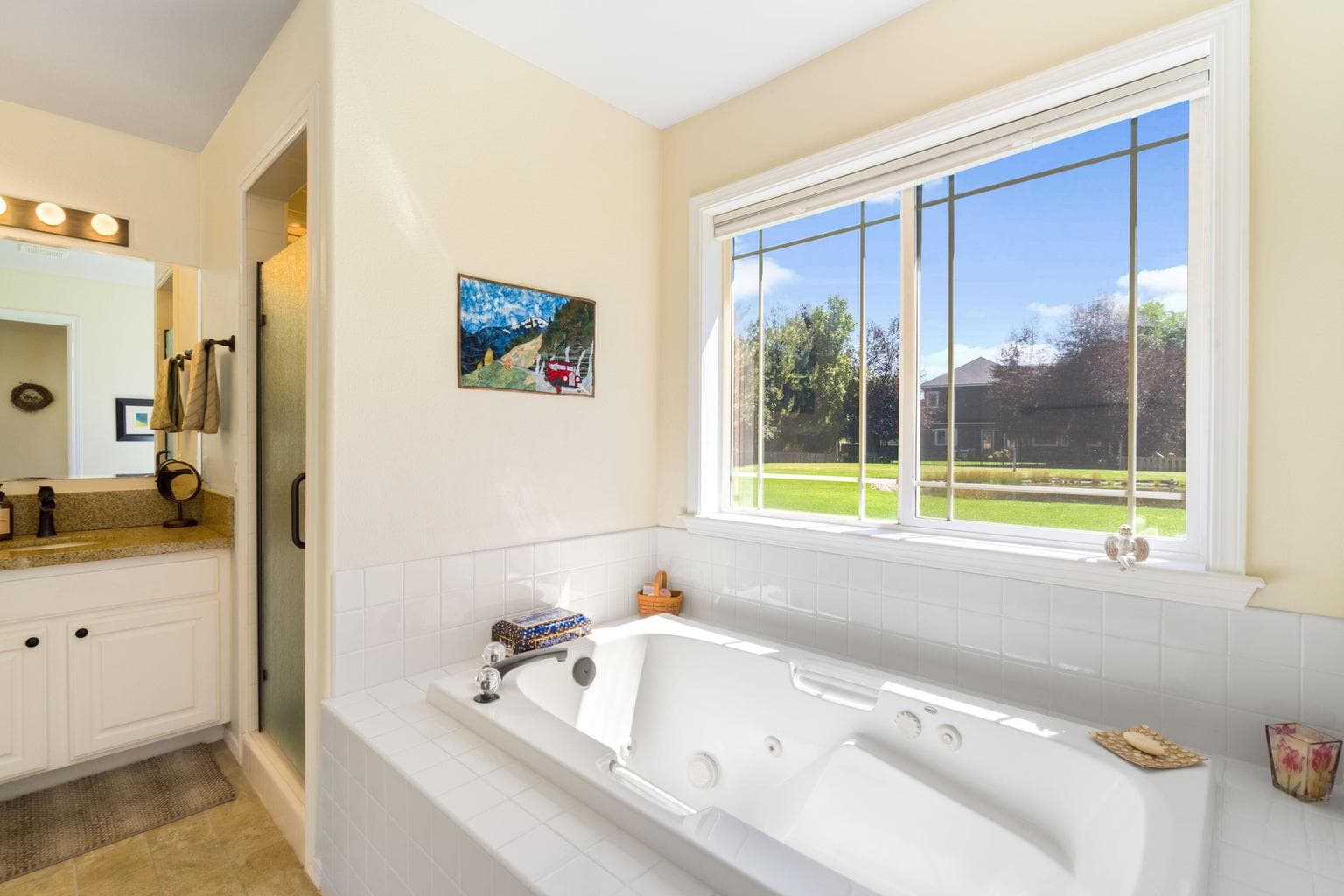 Photo of 2387 NE Lakeridge Drive 24 of 38