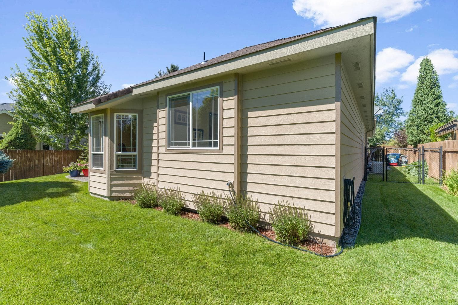 Photo of 2387 NE Lakeridge Drive 37 of 38