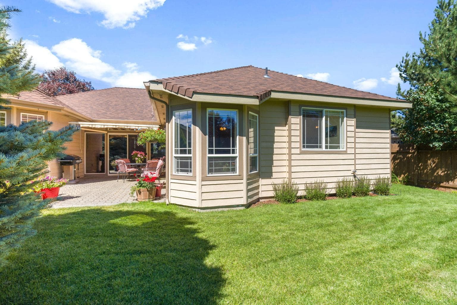 Photo of 2387 NE Lakeridge Drive 38 of 38
