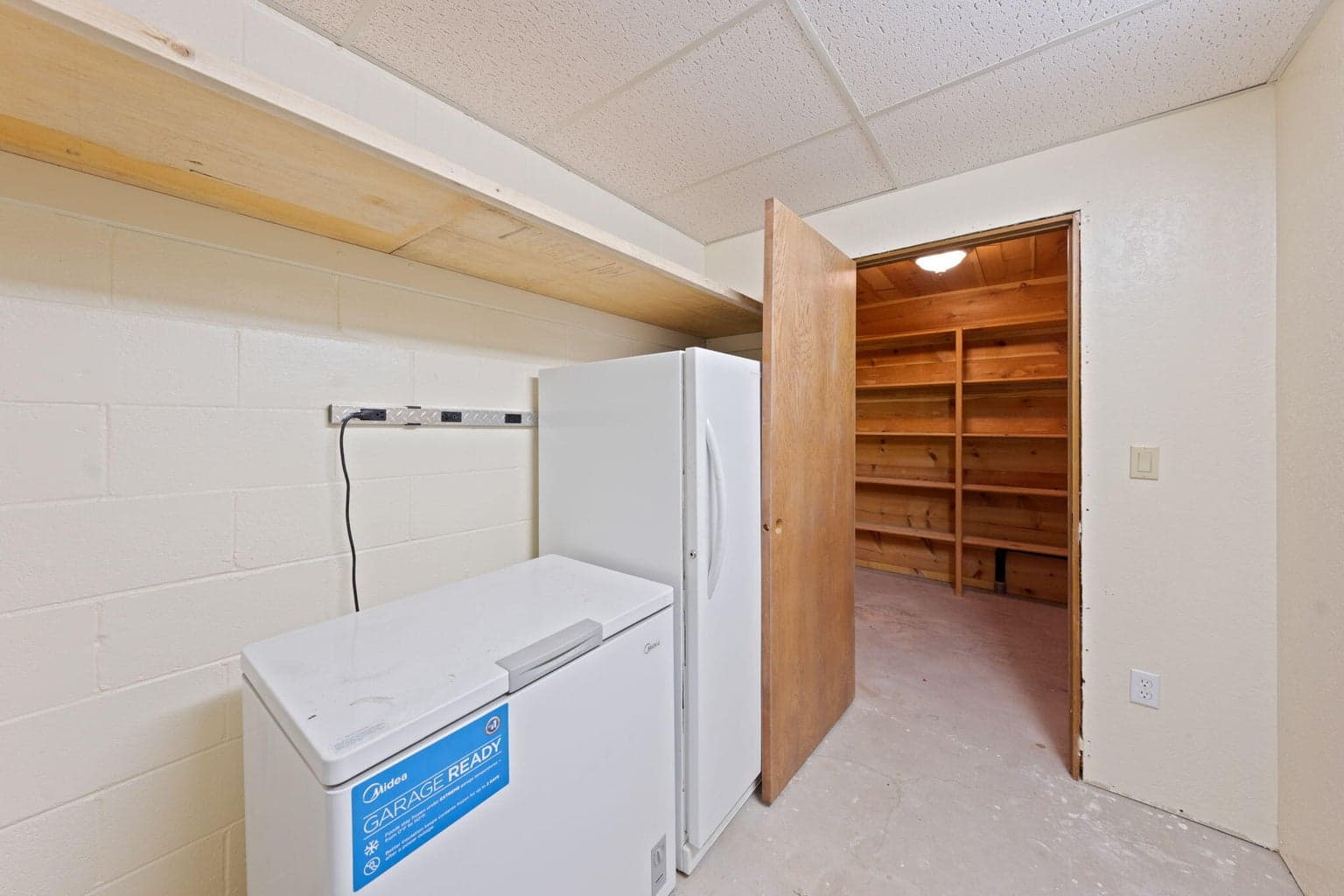 Photo of 62155 Cody Road 40 of 59
