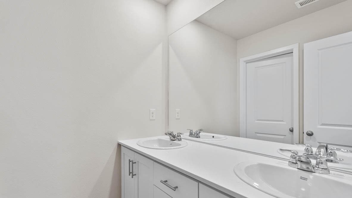 Photo of 61155 Splendor Lane 14 of 28