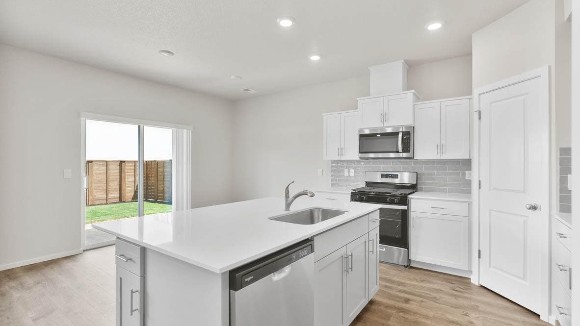 Photo of 61167 Splendor Lane 8 of 25