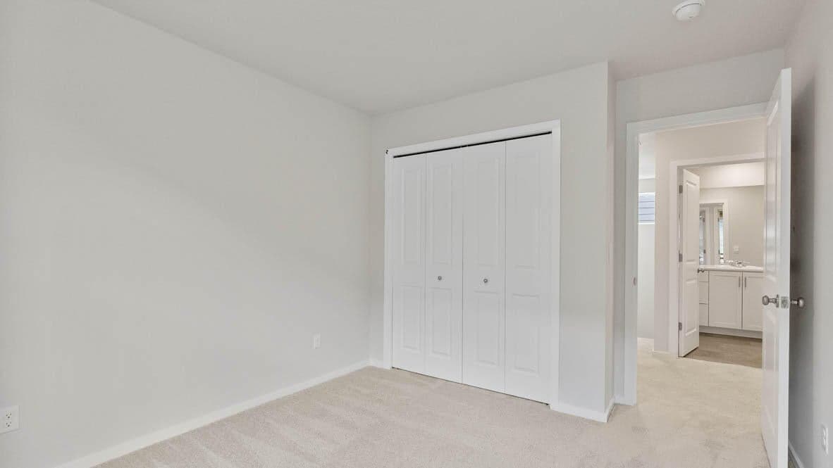 Photo of 61167 Splendor Lane 17 of 25