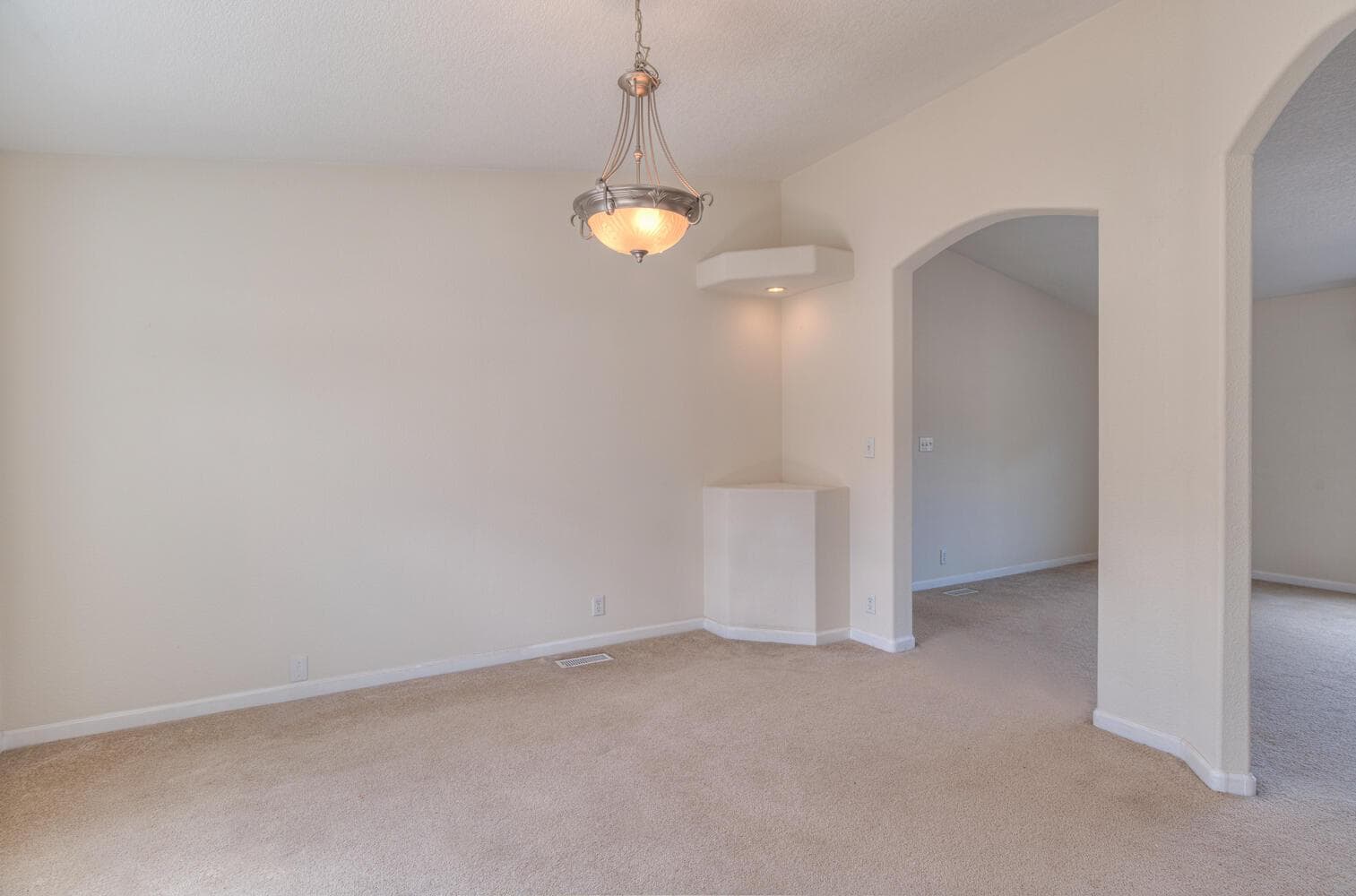 Photo of 52207 Elderberry Lane 2 of 34