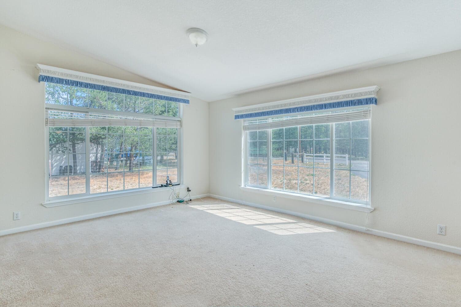 Photo of 52207 Elderberry Lane 7 of 34
