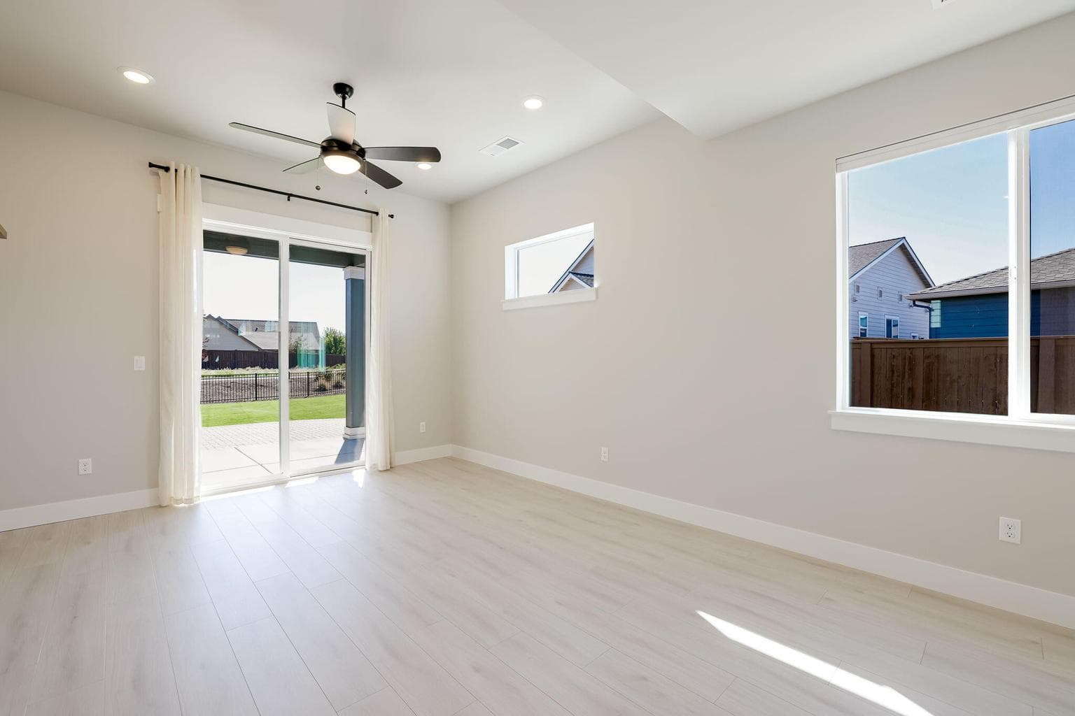 Photo of 4166 SW 47th Place 10 of 33
