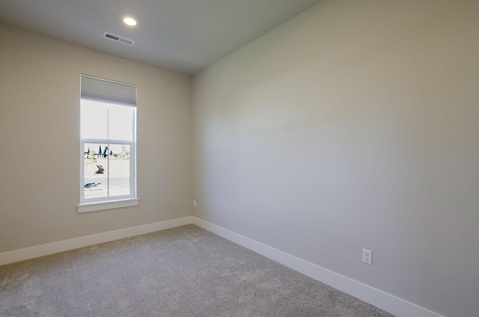 Photo of 4166 SW 47th Place 23 of 33