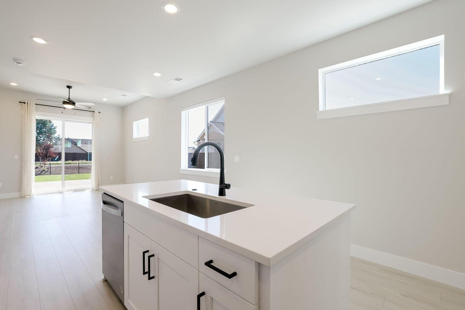 Photo of 4166 SW 47th Place 11 of 33