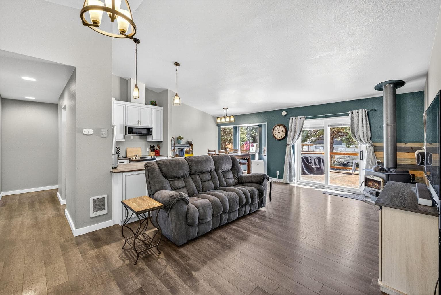 Photo of 3716 32nd 3 of 33