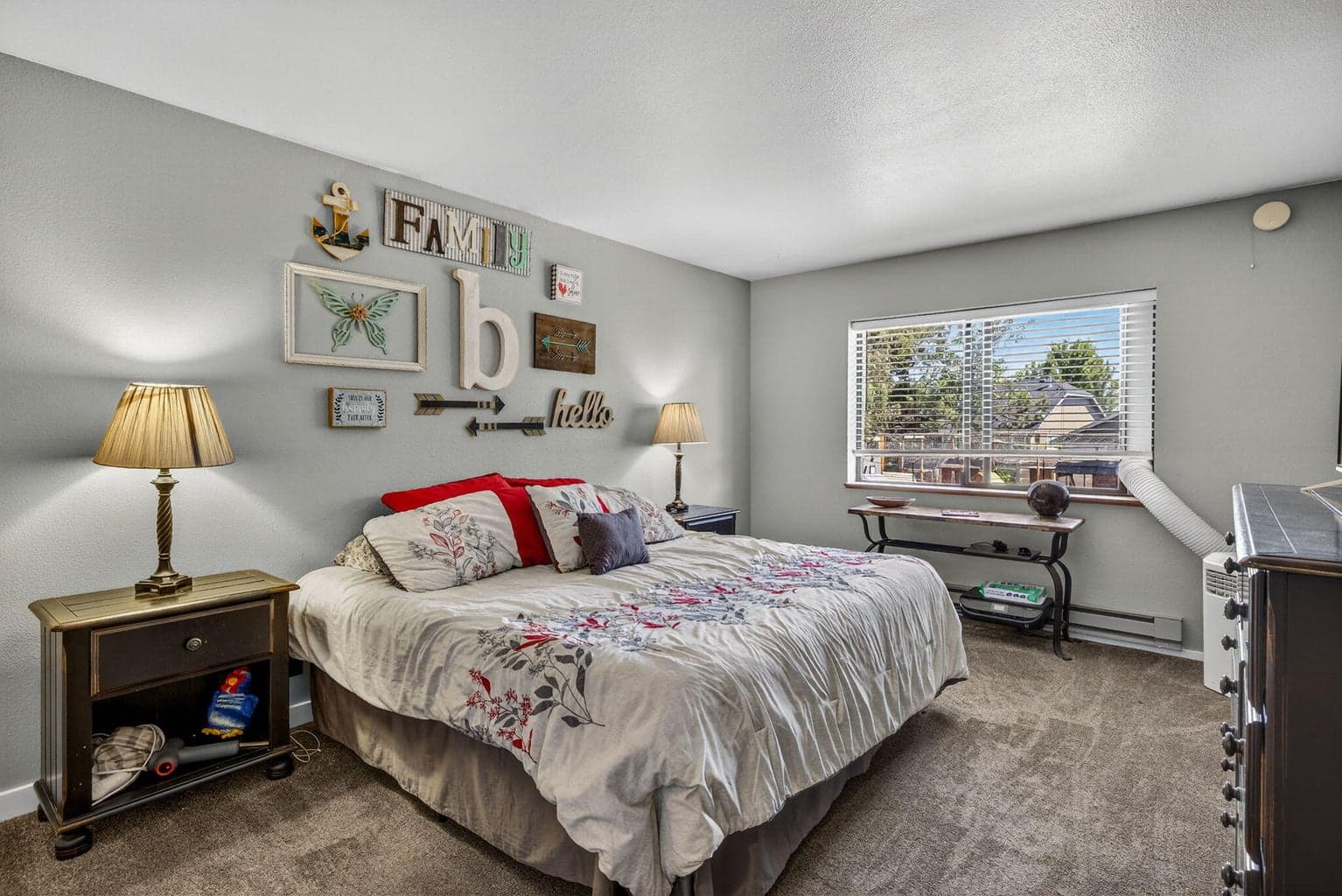 Photo of 3716 SW 32nd Street 8 of 33