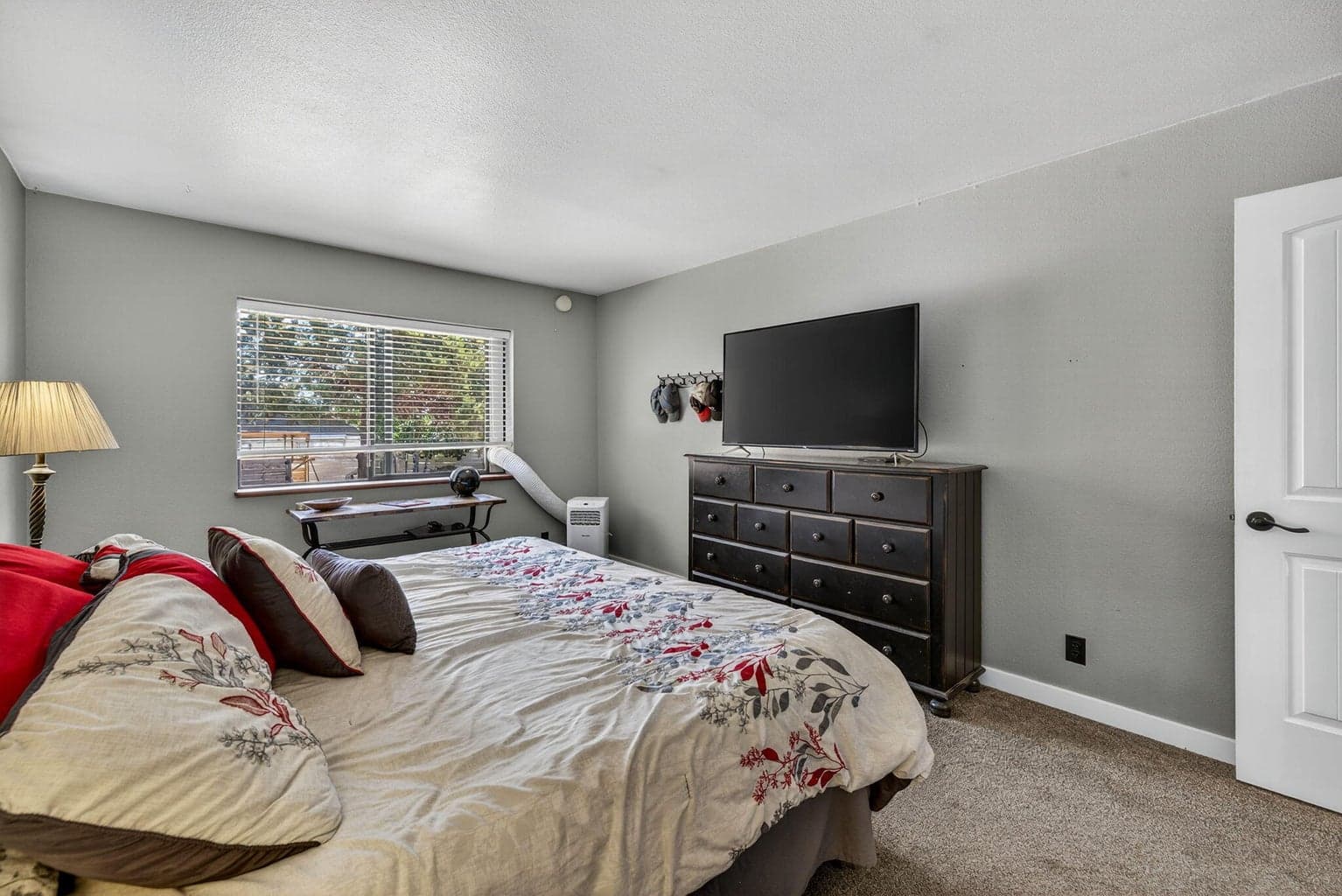 Photo of 3716 SW 32nd Street 9 of 33