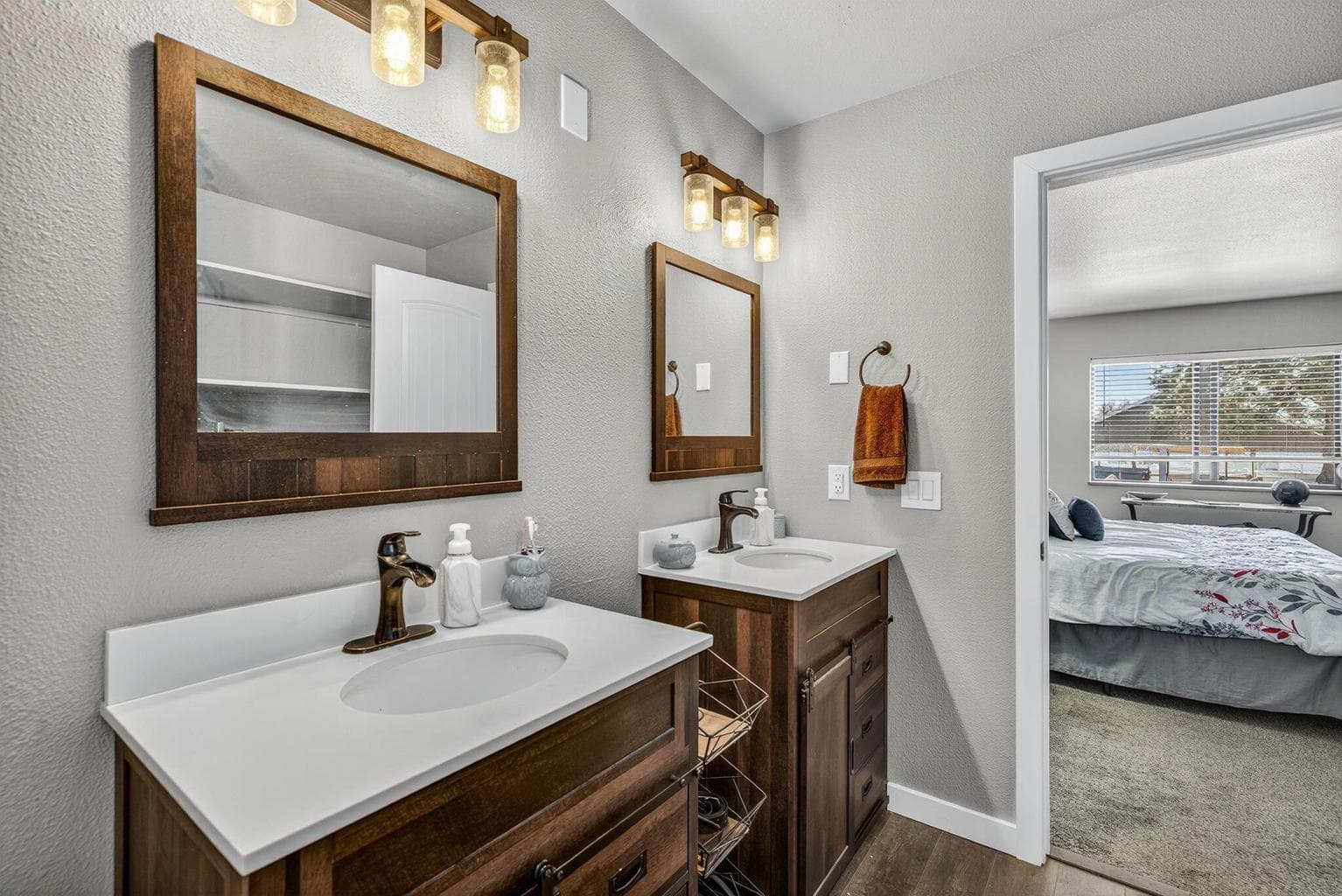 Photo of 3716 SW 32nd Street 12 of 33
