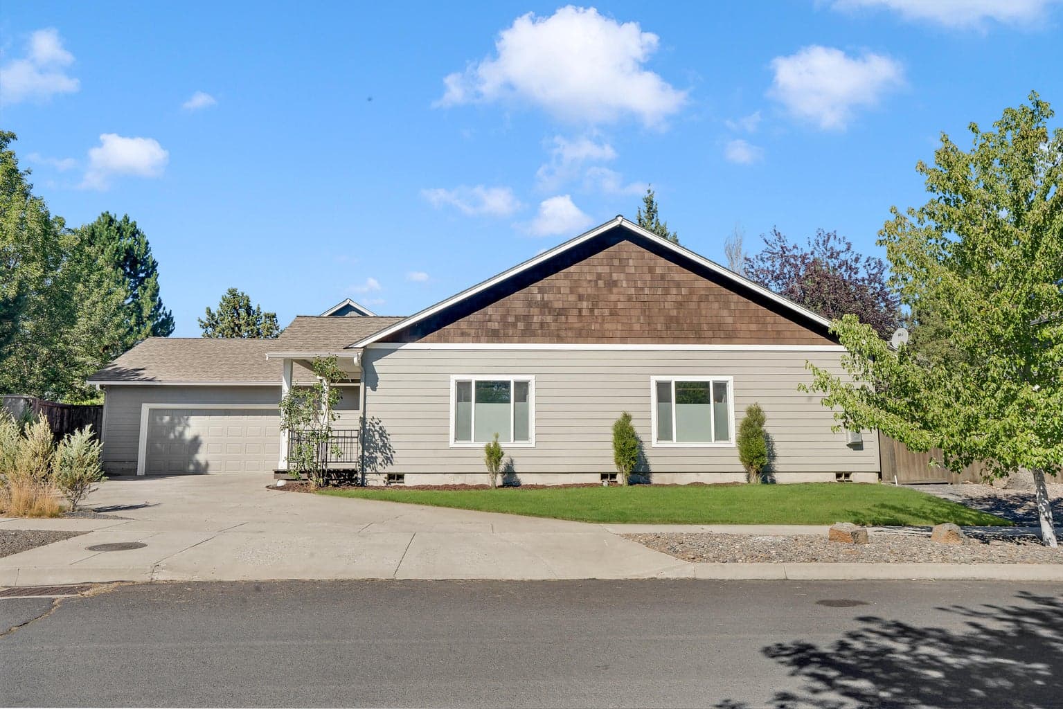 Photo of 63277 Stonewood 1 of 35