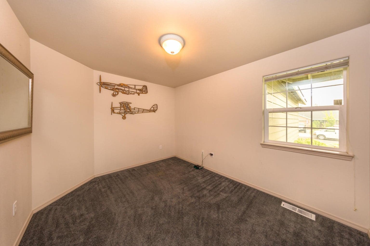 Photo of 3325 NE Mendenhall Drive 11 of 20