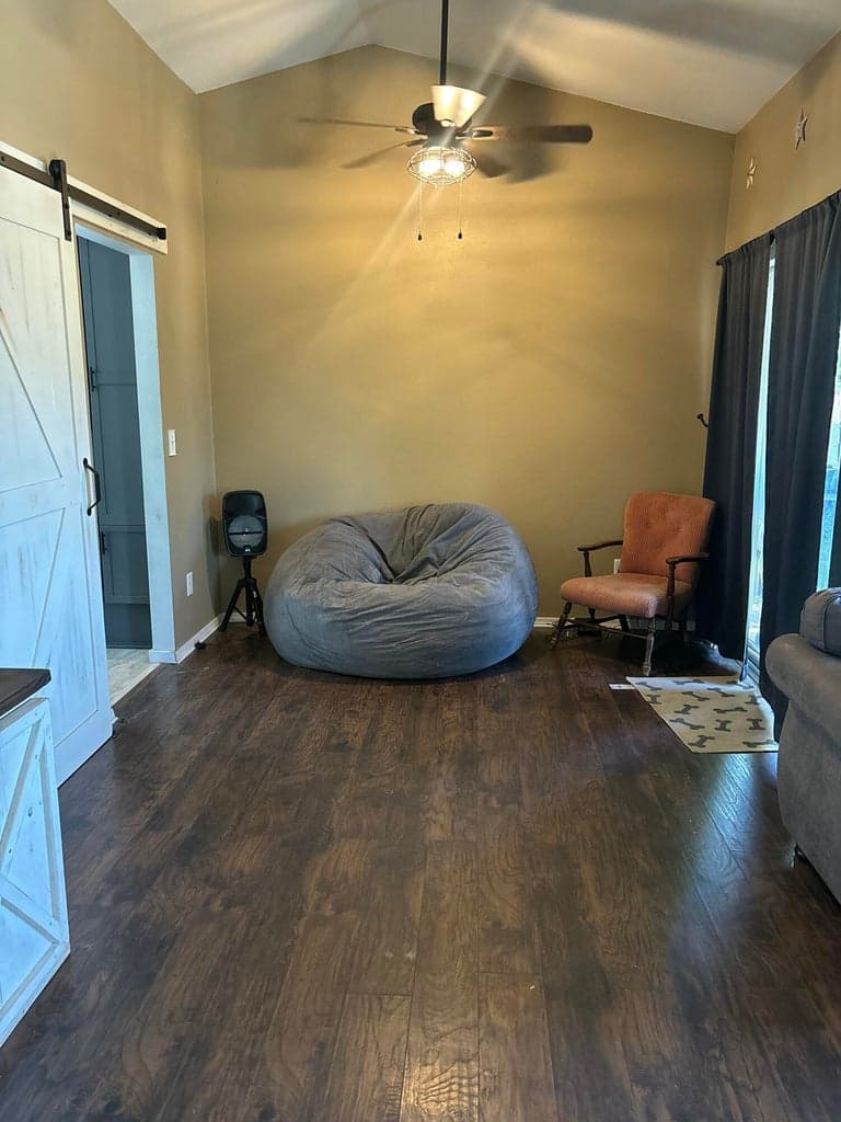 Photo of 2151 SW 28th Street 6 of 28