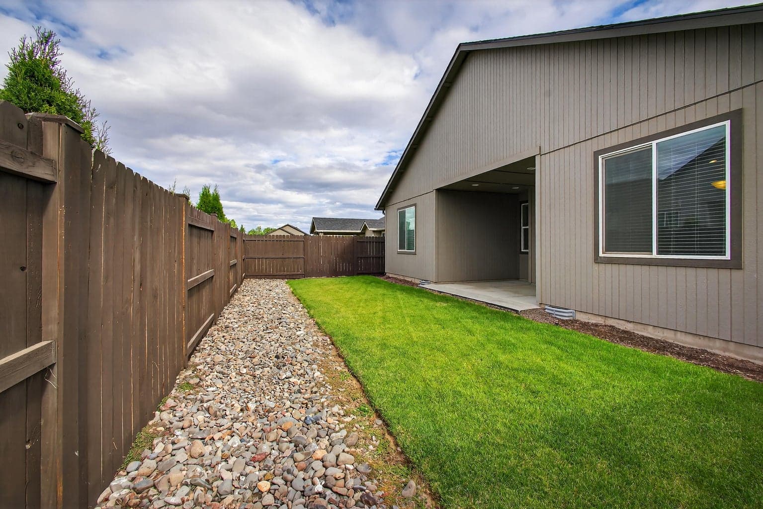 Photo of 2443 NW Ivy Way 27 of 33