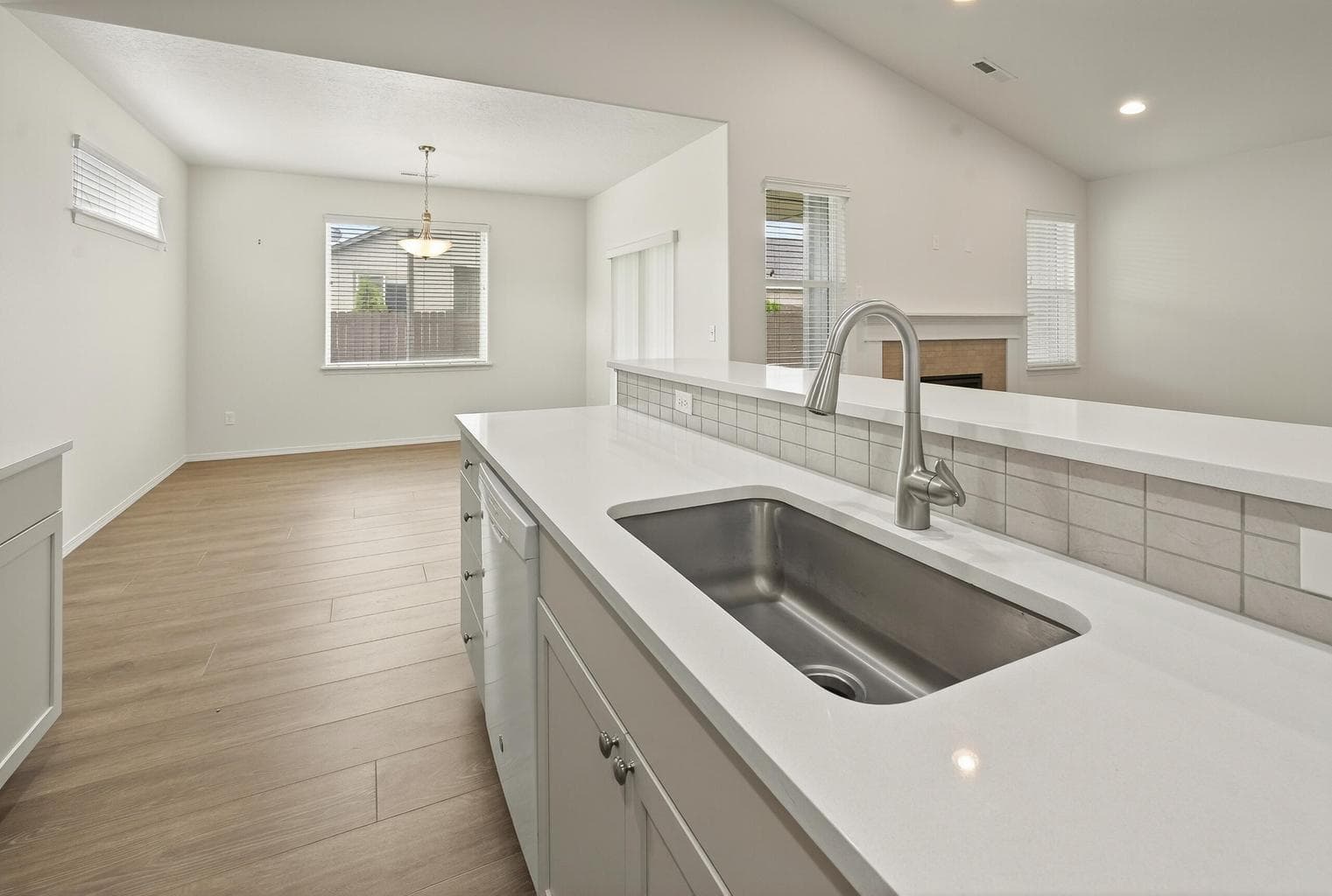Photo of 2443 NW Ivy Way 11 of 33
