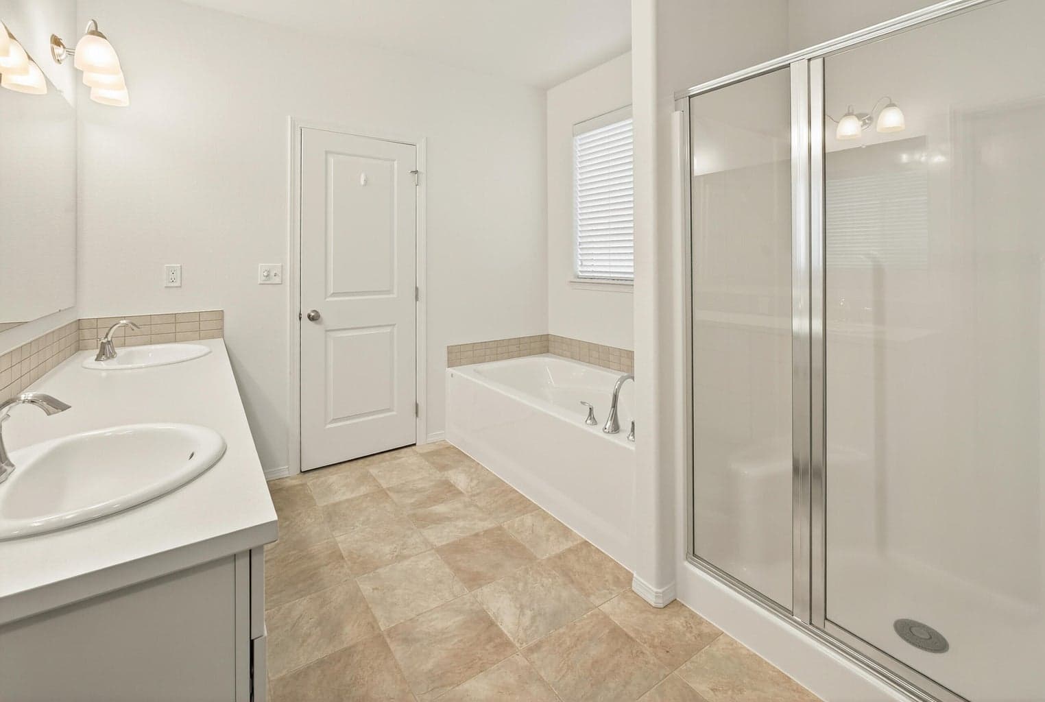 Photo of 2443 NW Ivy Way 16 of 33