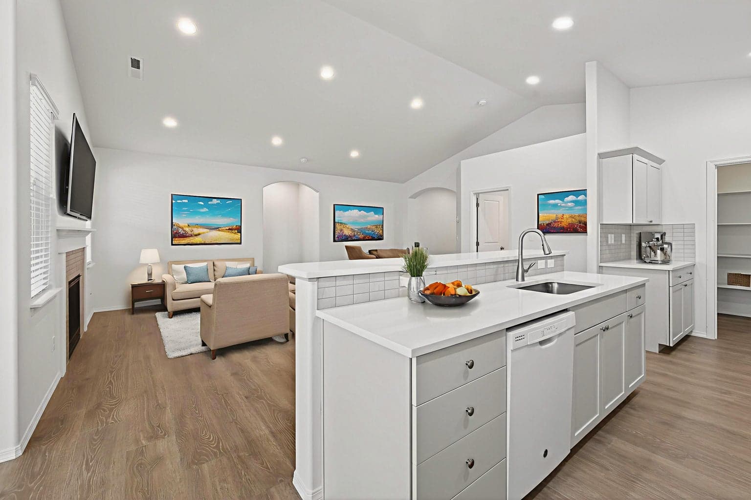 Photo of 2443 NW Ivy Way 8 of 33
