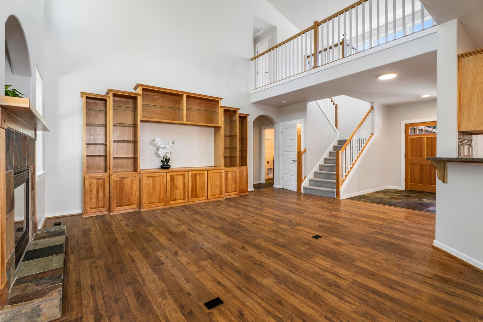 Photo of 1642 W Hill Avenue 7 of 44