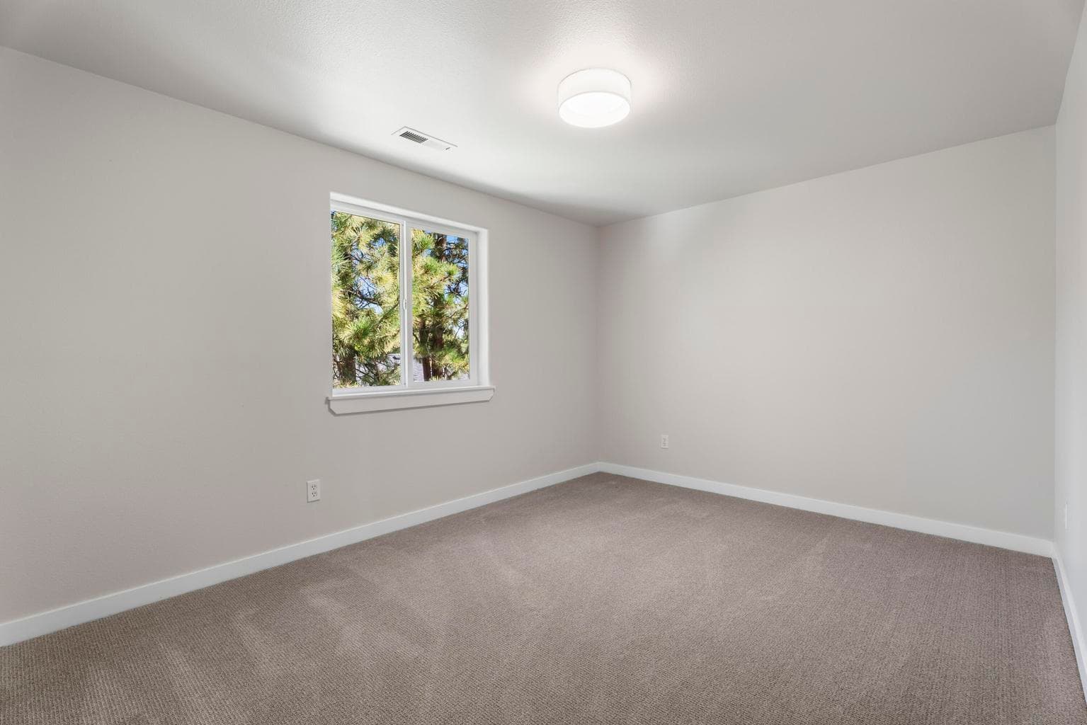 Photo of 1642 W Hill Avenue 23 of 44